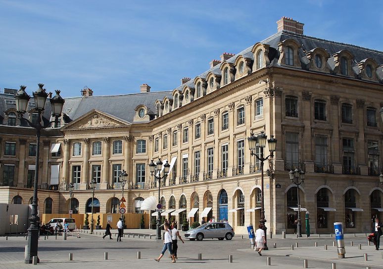 01-02-Hôtel_de_Boullongne_23_place_Vendôme-libre